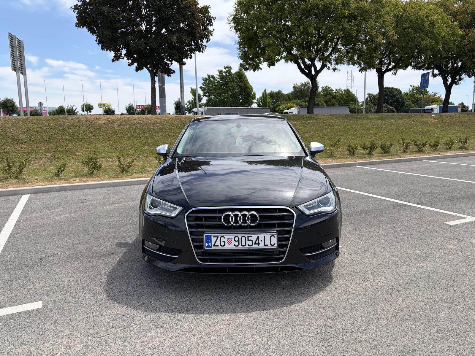 Audi A3 1,4 TFSI, Sport Line, Bi-Xenon, 19" Alu..., fotografija 4