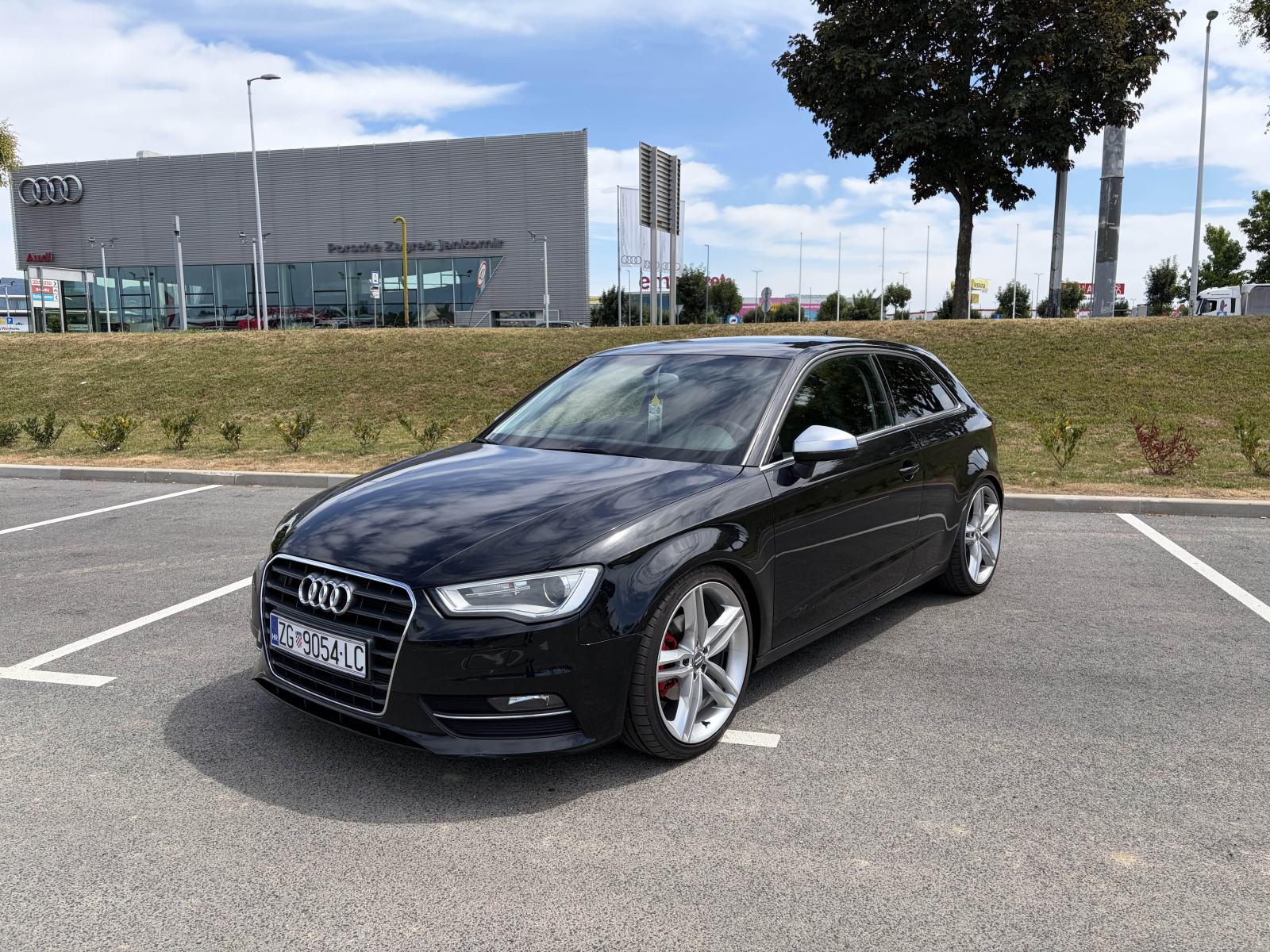 Audi A3 1,4 TFSI, Sport Line, Bi-Xenon, 19" Alu..., fotografija 2