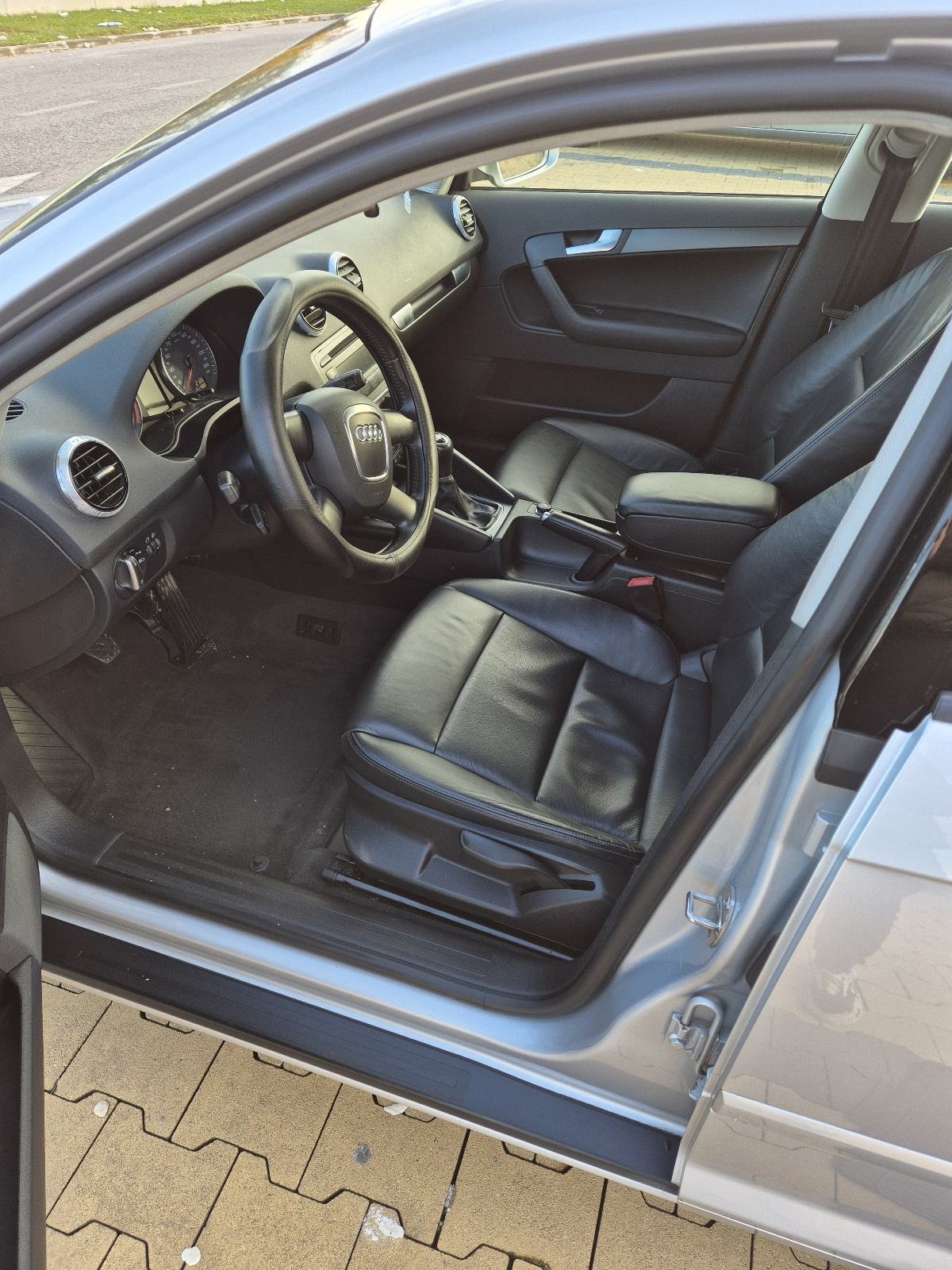 Audi A3 1,6 TDI, 2011 Comfortline-sportback, koža, rega do 3/2026, fotografija 12