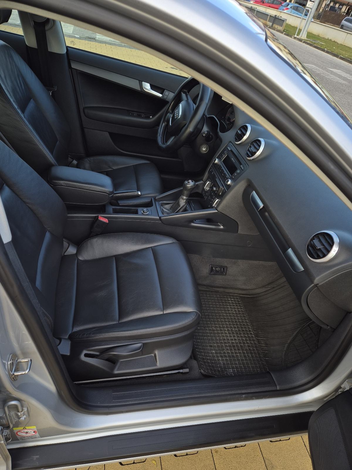 Audi A3 1,6 TDI, 2011 Comfortline-sportback, koža, rega do 3/2026, fotografija 14