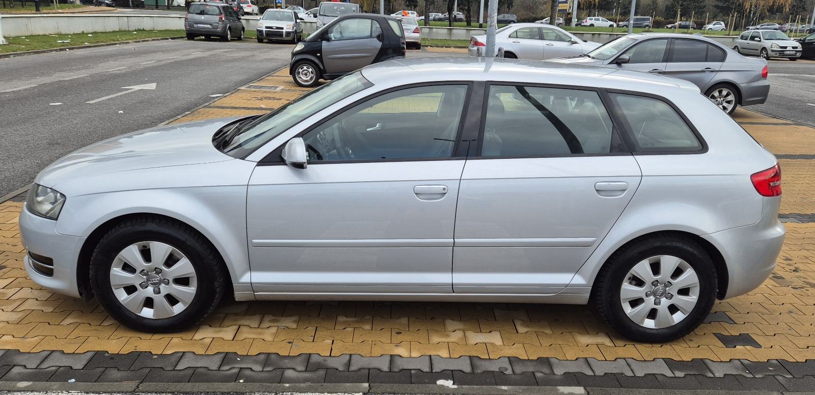 Audi A3 1,6 TDI, 2011 Comfortline-sportback, koža, rega do 3/2026, fotografija 2