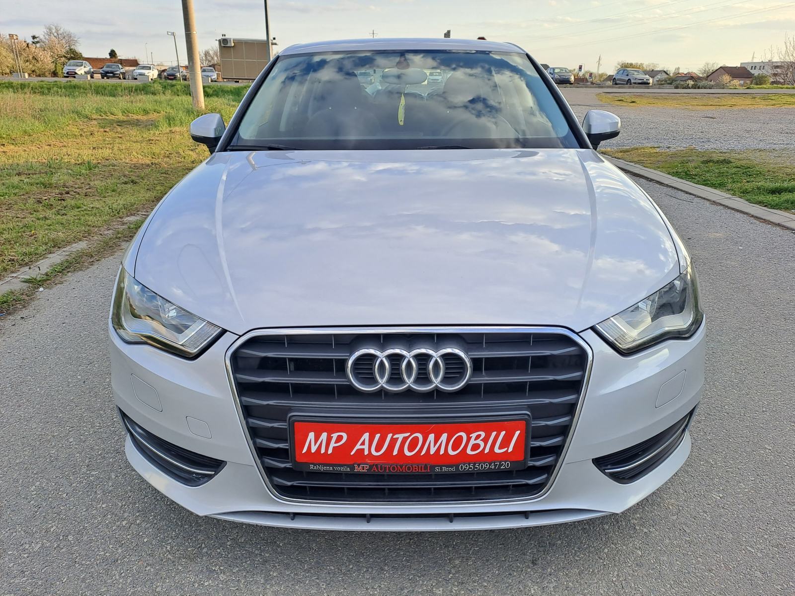 Audi A3 1,6 TDI-2014gd.md-CLIMATRONIC-189tkm,5vrata,1.vl,alu18,KARTICE, fotografija 3