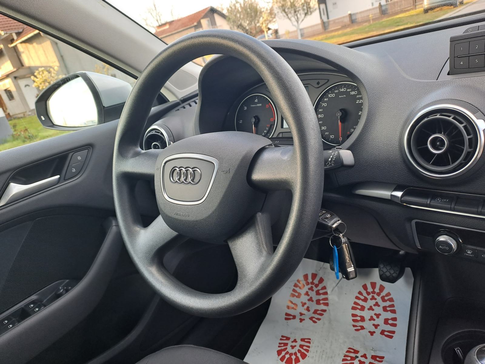 Audi A3 1,6 TDI-2014gd.md-CLIMATRONIC-189tkm,5vrata,1.vl,alu18,KARTICE, fotografija 12