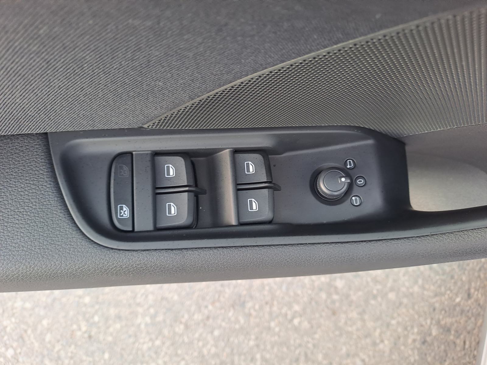 Audi A3 1,6 TDI-2014gd.md-CLIMATRONIC-189tkm,5vrata,1.vl,alu18,KARTICE, fotografija 15