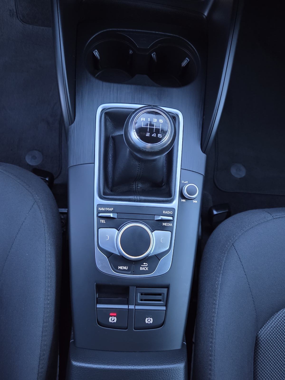 Audi A3 1,6 TDI 2018god.-XENON-NAVI-LED-GARANCIJA-SERVISNA, fotografija 11