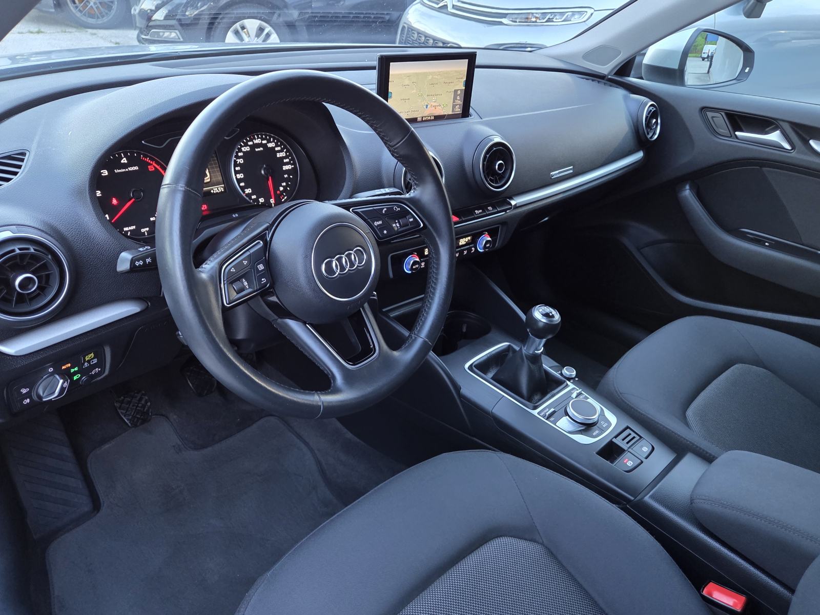 Audi A3 1,6 TDI 2018god.-XENON-NAVI-LED-GARANCIJA-SERVISNA, fotografija 13