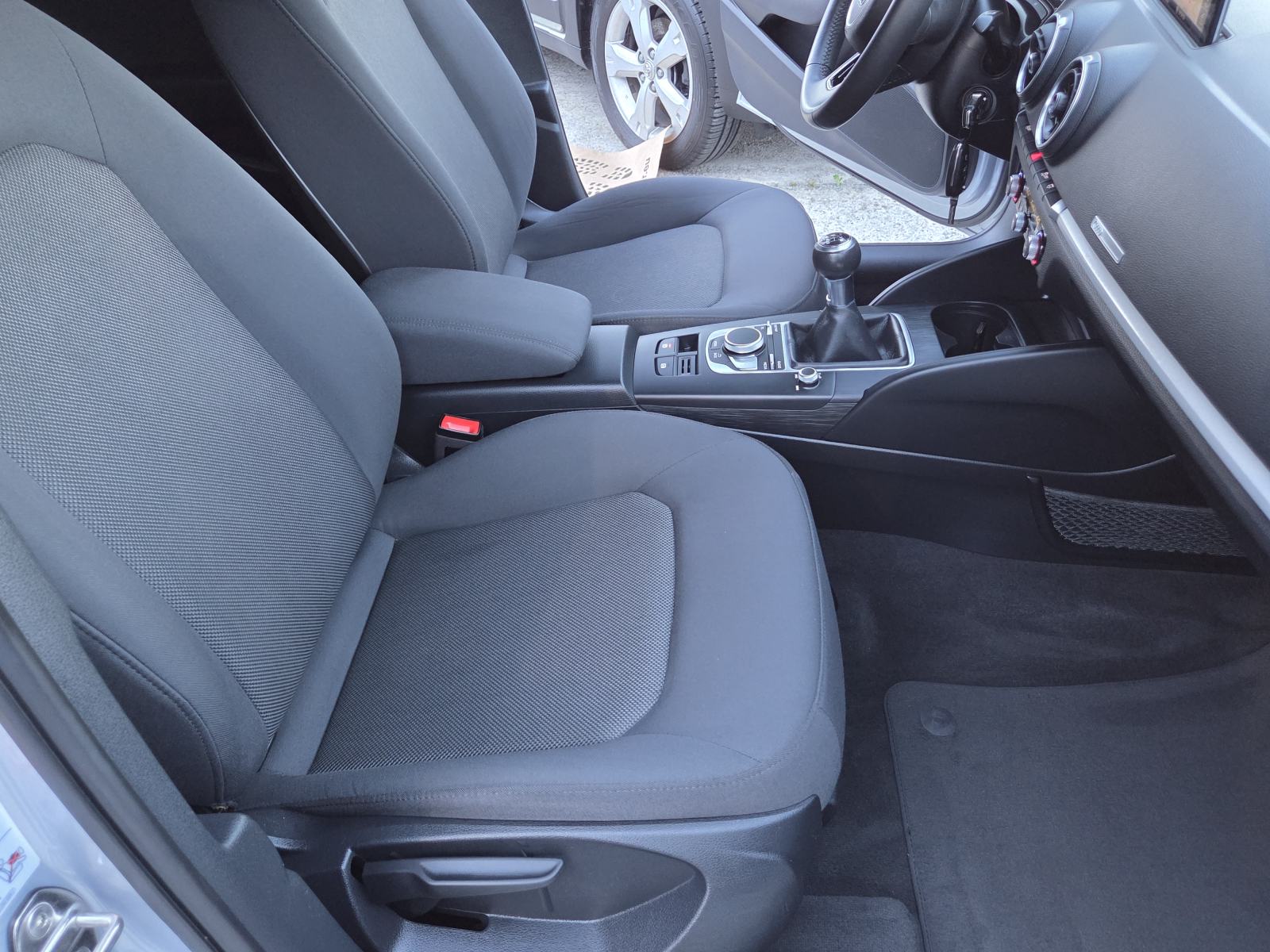 Audi A3 1,6 TDI 2018god.-XENON-NAVI-LED-GARANCIJA-SERVISNA, fotografija 10