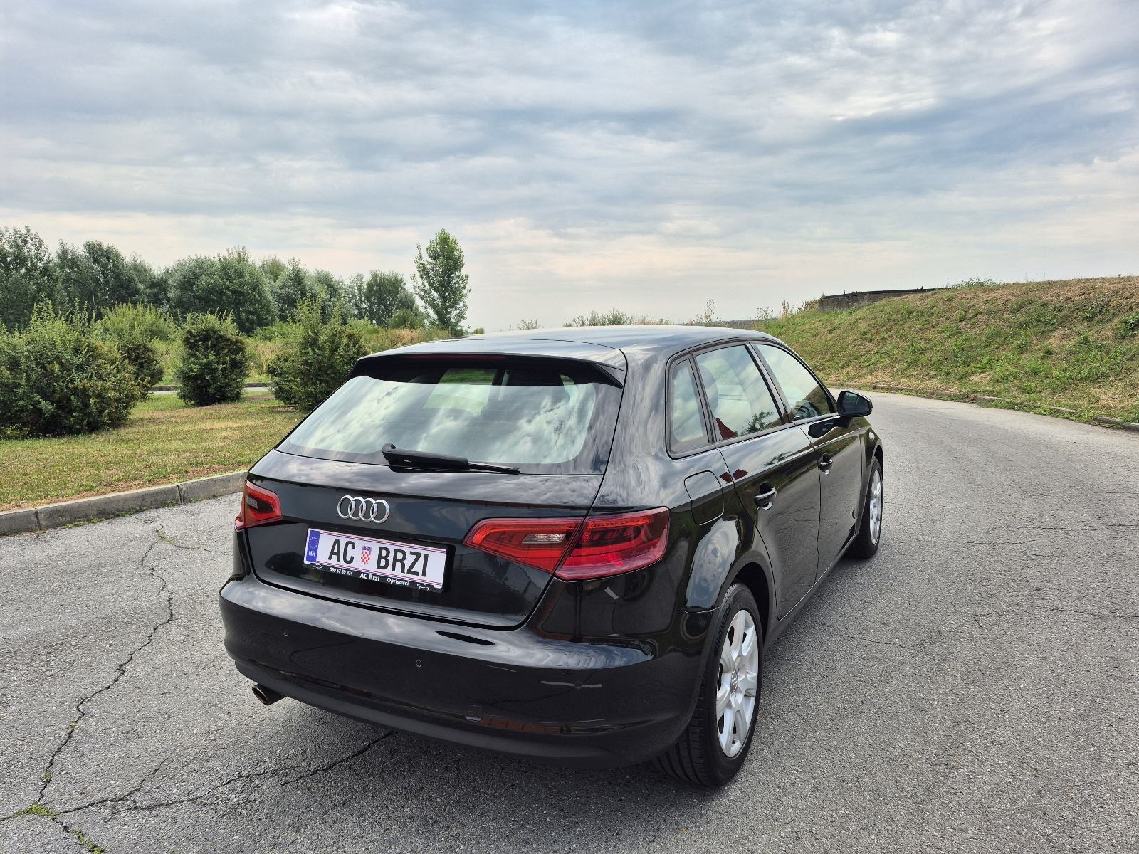 Audi A3 1,6 TDI 77kw 6 brzina,LED,grijanje sjedala,nap.veliki servis, fotografija 7