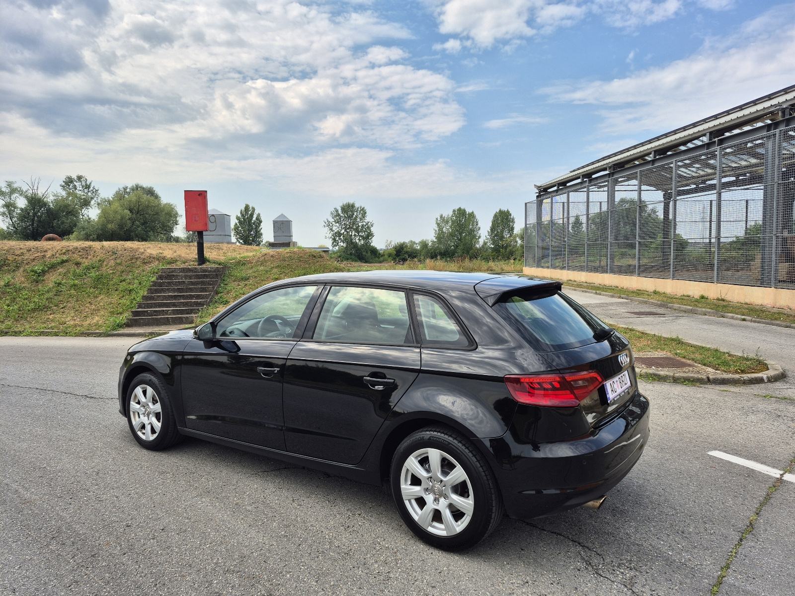 Audi A3 1,6 TDI 77kw 6 brzina,LED,grijanje sjedala,nap.veliki servis, fotografija 4