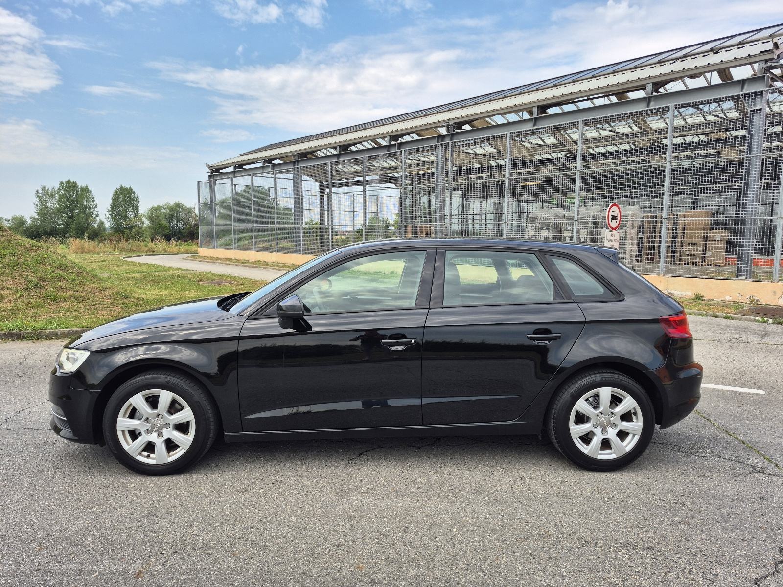 Audi A3 1,6 TDI 77kw 6 brzina,LED,grijanje sjedala,nap.veliki servis, fotografija 3