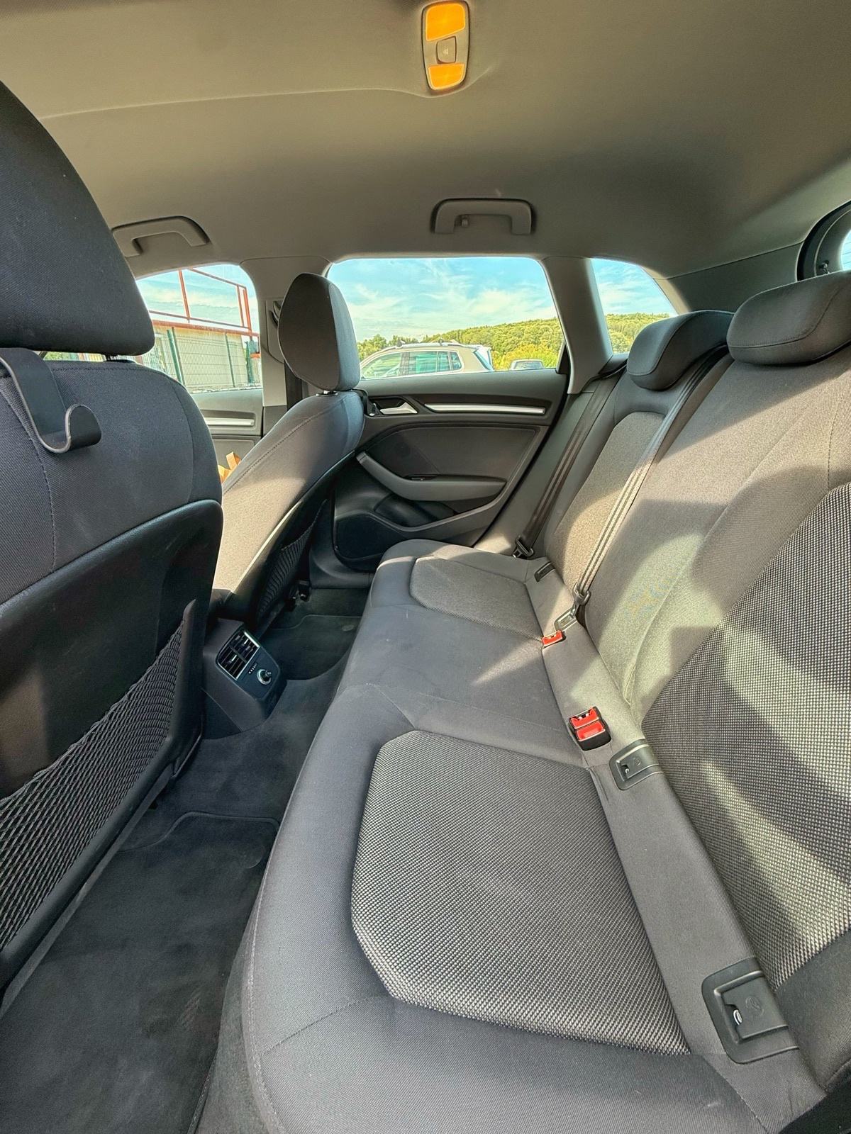 Audi A3 1,6 TDI automatik, fotografija 11