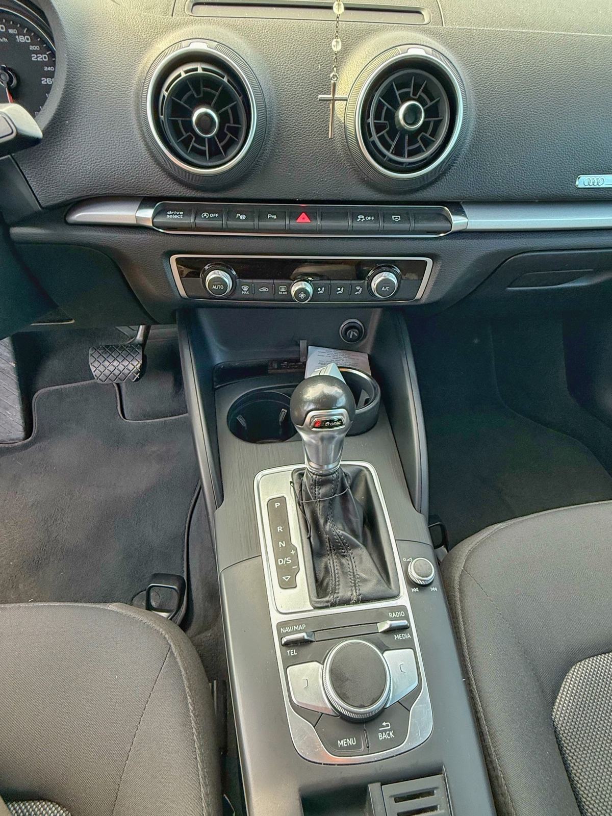 Audi A3 1,6 TDI automatik, fotografija 10