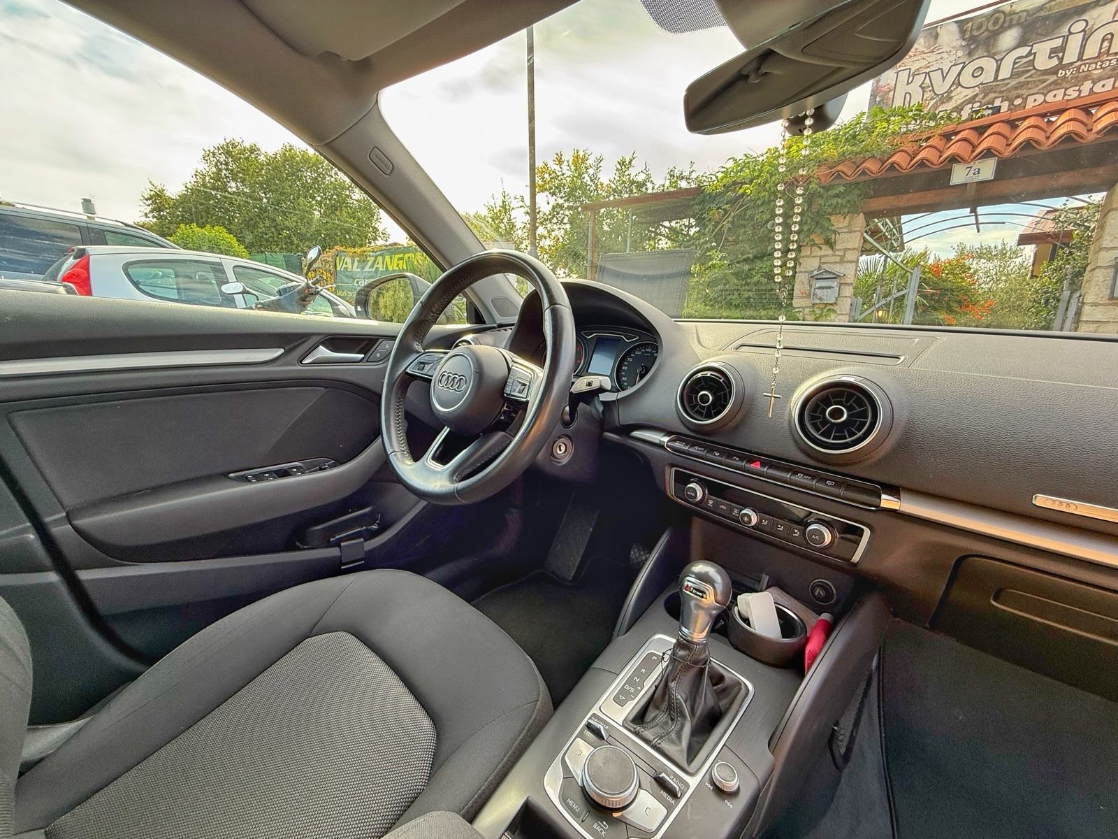 Audi A3 1,6 TDI automatik, fotografija 12