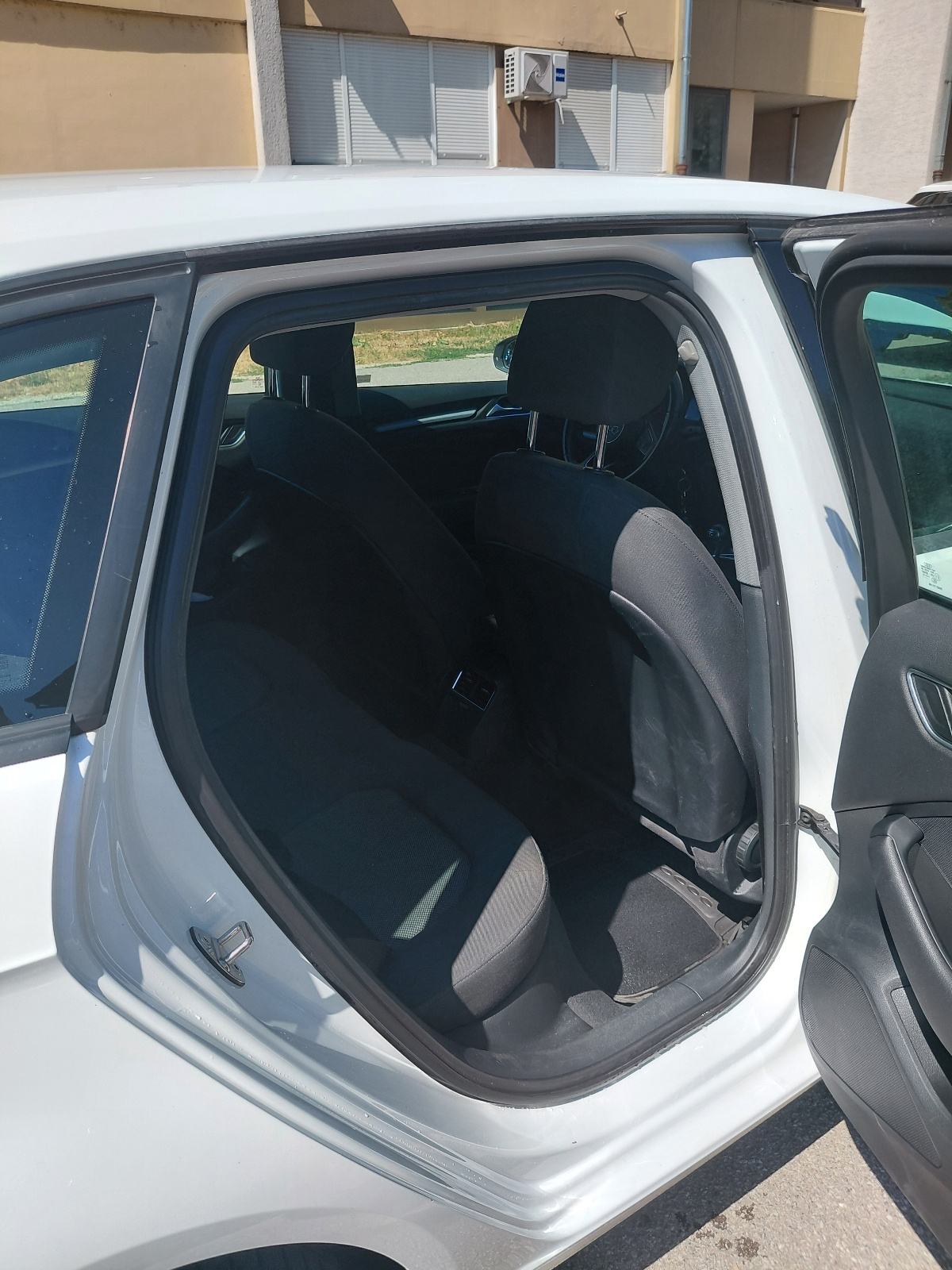 Audi A3 1,6 TDI automatik, fotografija 8