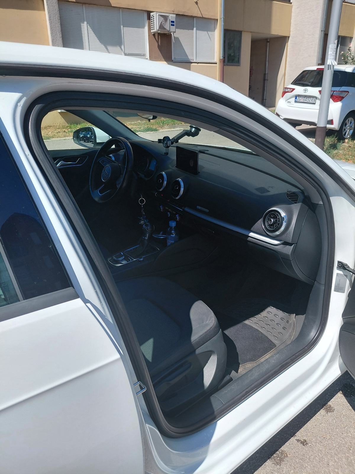 Audi A3 1,6 TDI automatik, fotografija 7