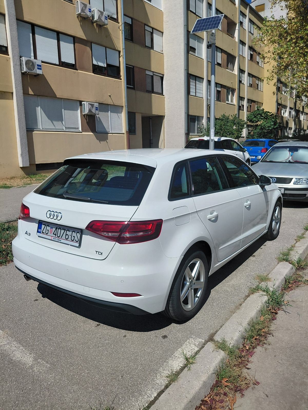 Audi A3 1,6 TDI automatik, fotografija 4