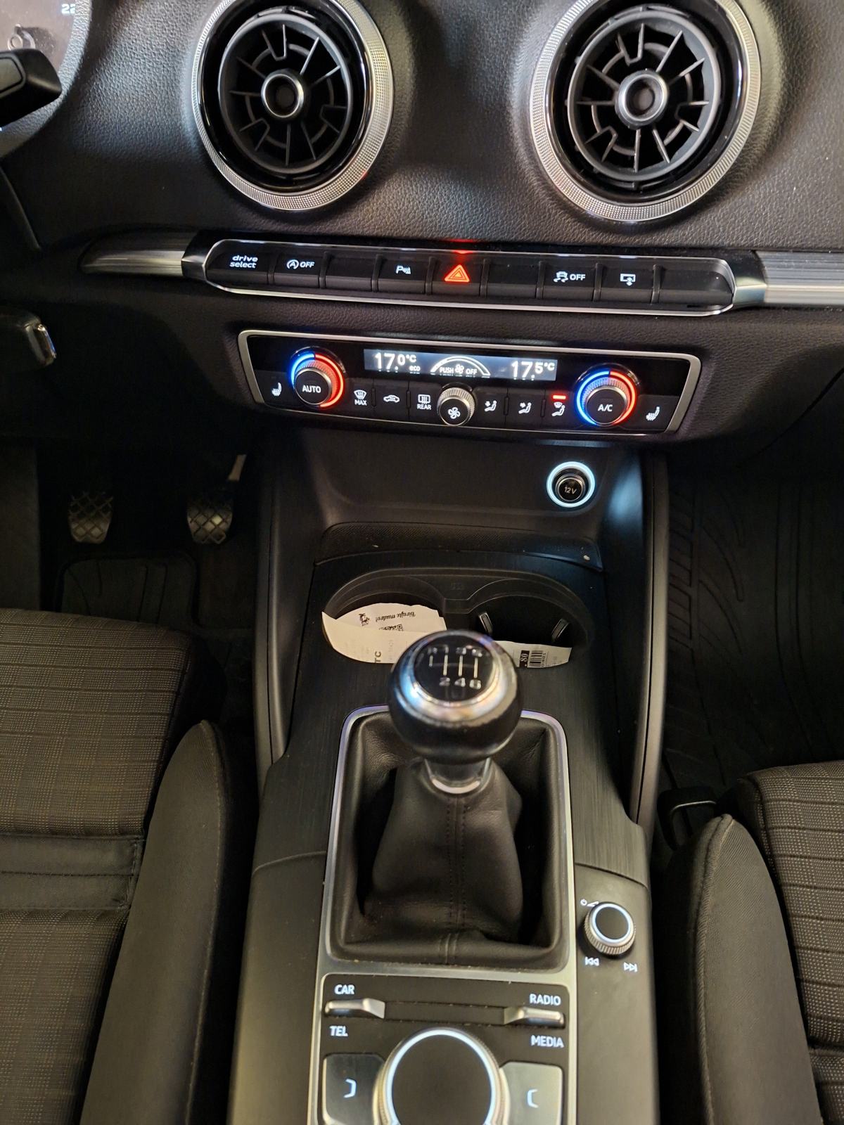 Audi A3 110ks_2017g S Line 200 tkm reg 12/26 + veliki servis, fotografija 19