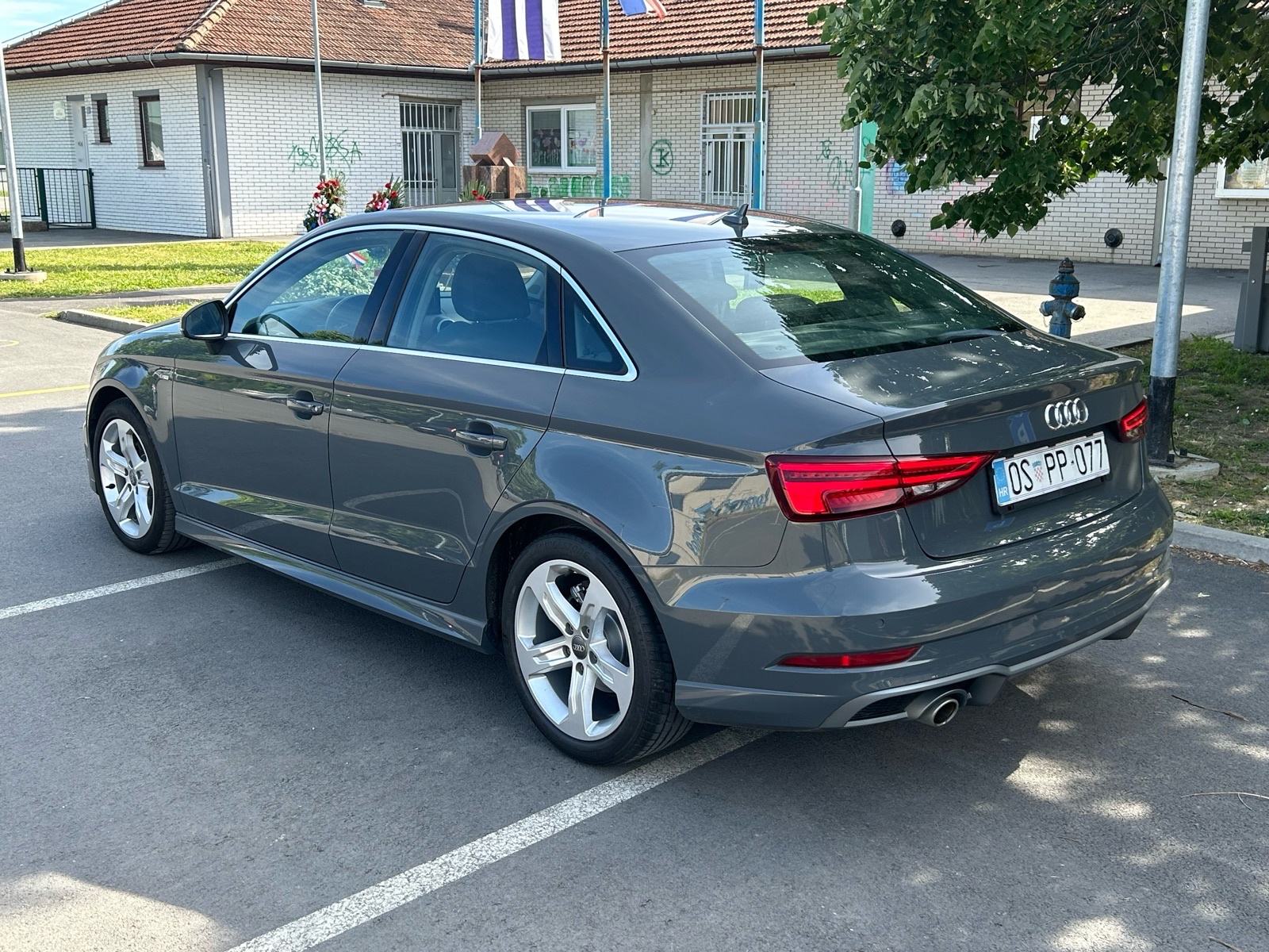 Audi A3 1,6 TDI S-LINE LIMUZINA FULL LED VIRTUAL NAVIGACIJA TEMPOMAT, fotografija 4