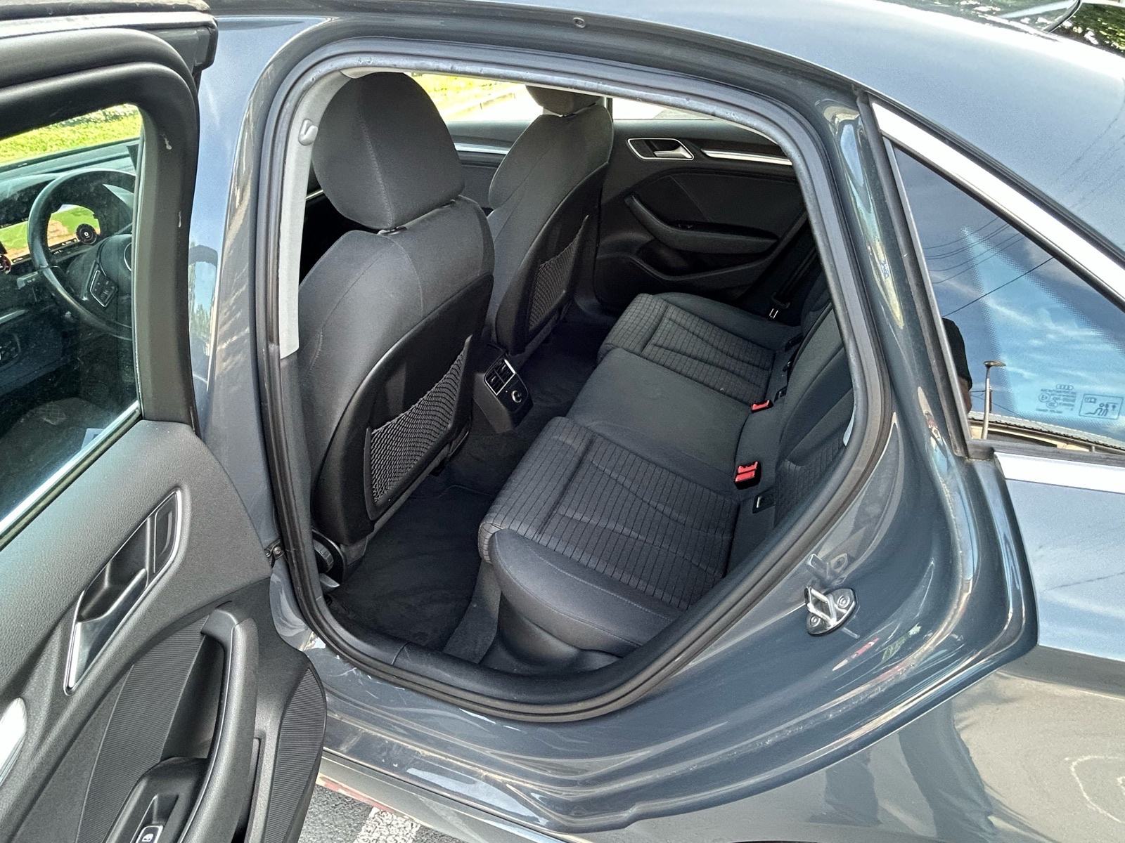 Audi A3 1,6 TDI S-LINE LIMUZINA FULL LED VIRTUAL NAVIGACIJA TEMPOMAT, fotografija 9