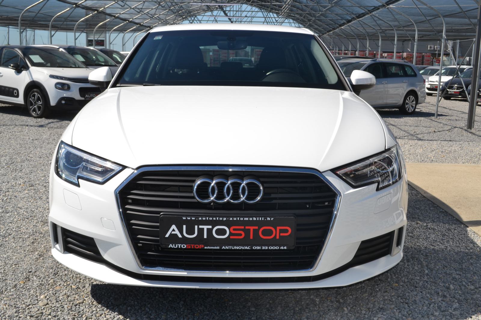 Audi A3 1,6 TDI *** MOTOR I LIMARIJA ODLIČNI ***, fotografija 2