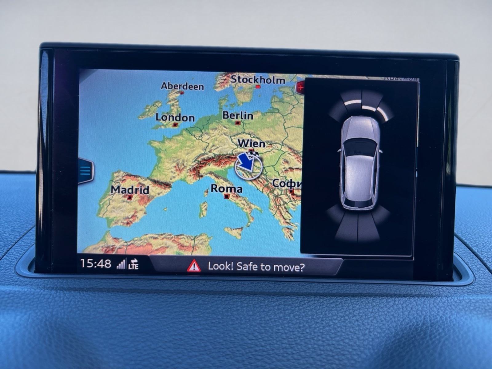 Audi A3 1,6 TDI*NAVI*LED*BI-XENON*ALU*ODLIČAN*JAMSTVO, fotografija 13