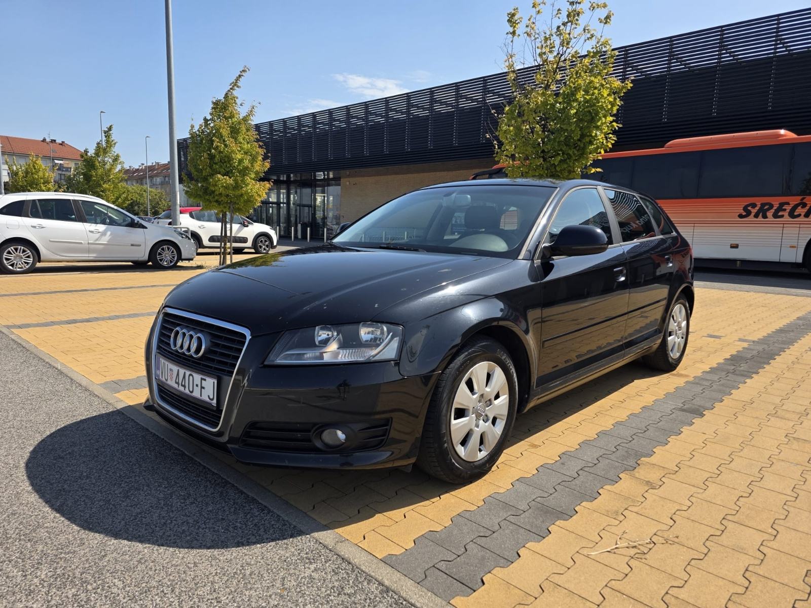 Audi A3 1,6 TDI ☆Odličan☆Veliki servis + novo kvačilo☆ 5/2027 reg☆, fotografija 1