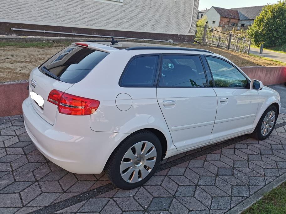 Audi A3 1,6 TDI PANORAMA KROV, fotografija 5