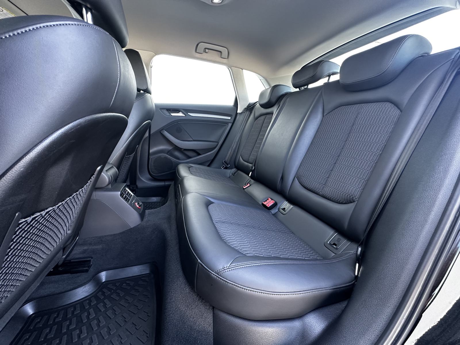 Audi A3 1,6 TDI/REG 07/27/LED/NAVI/SENZORI/TEMPOMAT/GR.SJEDALA, fotografija 10