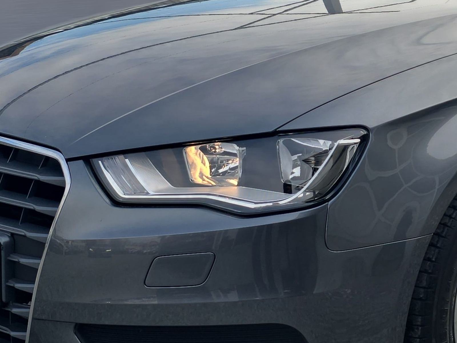 Audi A3 1,6 TDI Sportback Ultraa//servisna Audi/veliki servis//, fotografija 6