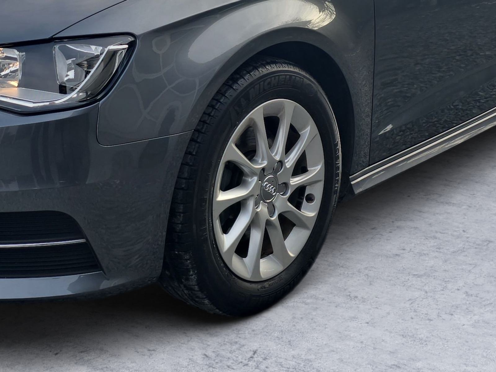 Audi A3 1,6 TDI Sportback Ultraa//servisna Audi/veliki servis//, fotografija 7