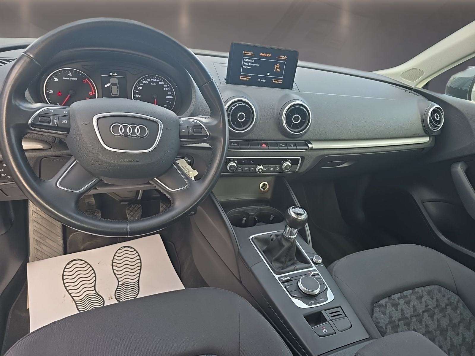 Audi A3 1,6 TDI Sportback Ultraa//servisna Audi/veliki servis//, fotografija 13