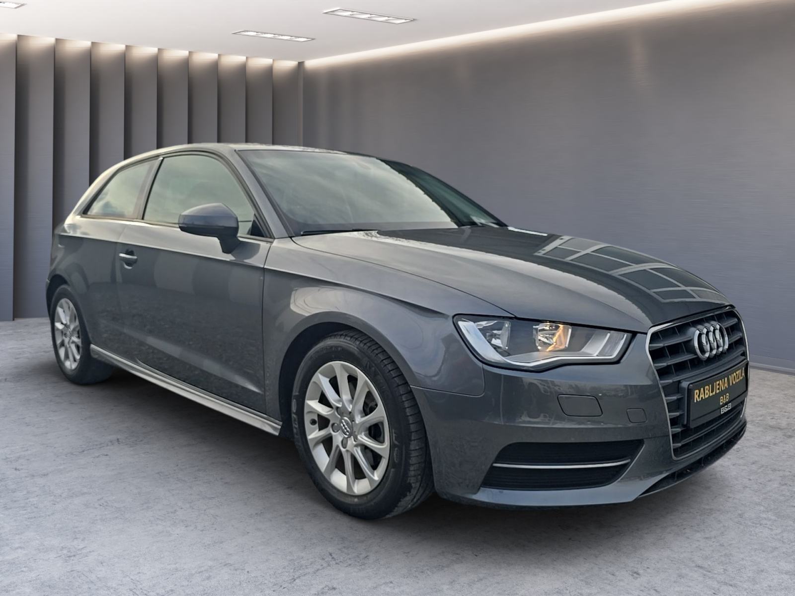Audi A3 1,6 TDI Sportback Ultraa//servisna Audi/veliki servis//, fotografija 4