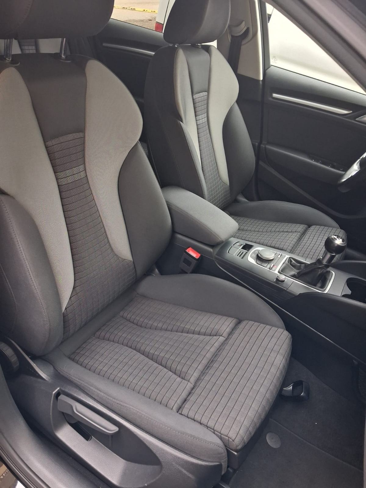 Audi A3 1,6 TDI 81kw/110 ks ambition Xenon Bixenon, fotografija 13