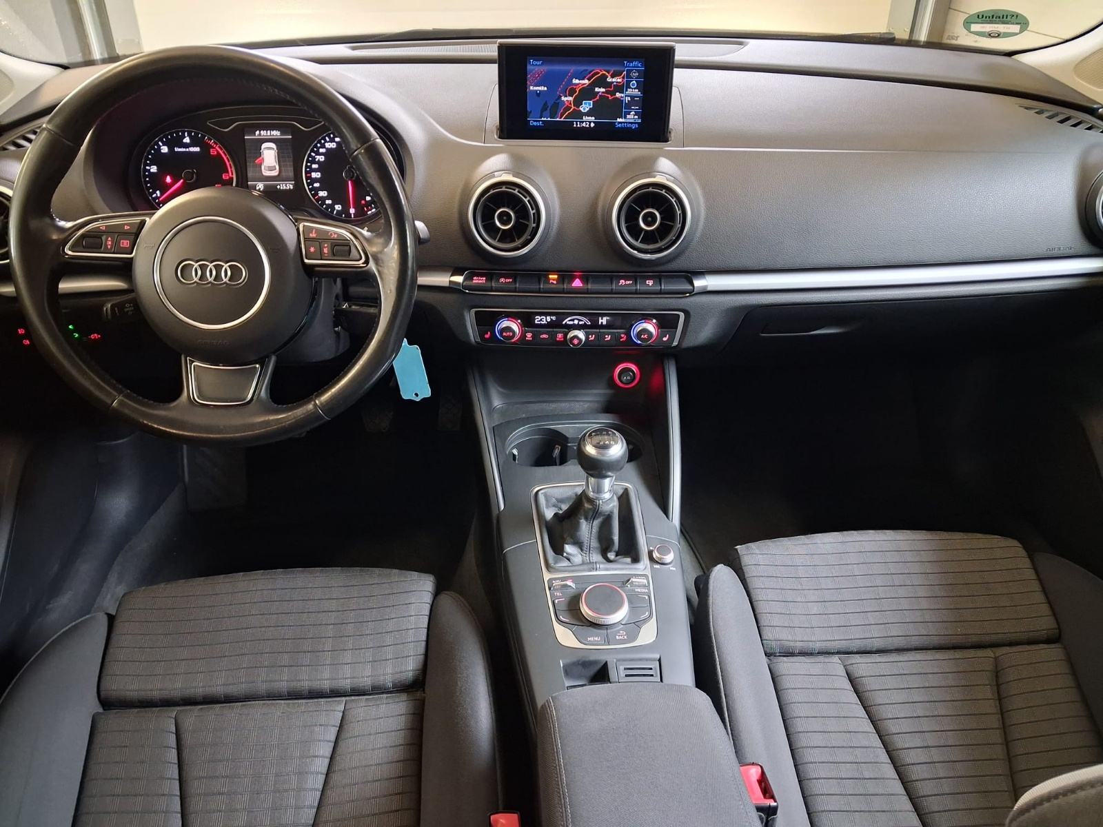 Audi A3 1,6 TDI 81kw/110 ks ambition Xenon Bixenon, fotografija 10