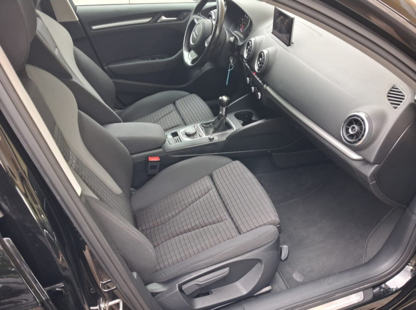 Audi A3 1,6 TDI 81kw/110 ks ambition Xenon Bixenon, fotografija 12