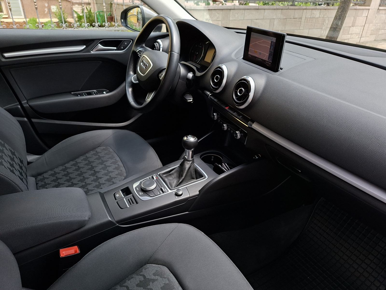 Audi A3 1,6 TDI *TOP stanje* reg 06/27, fotografija 12