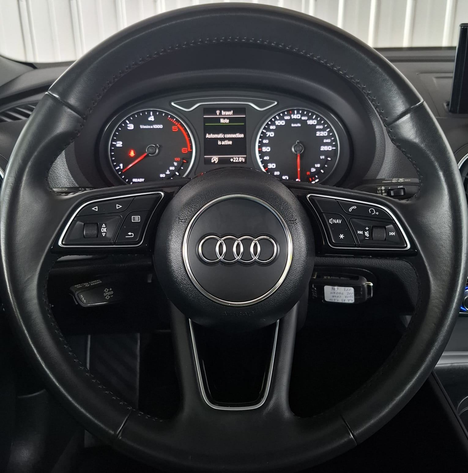 Audi A3 1,6 TDI Sport ALU NAVI PDC LED TEMPOMAT GARANCIJA DO 2 GOD., fotografija 16