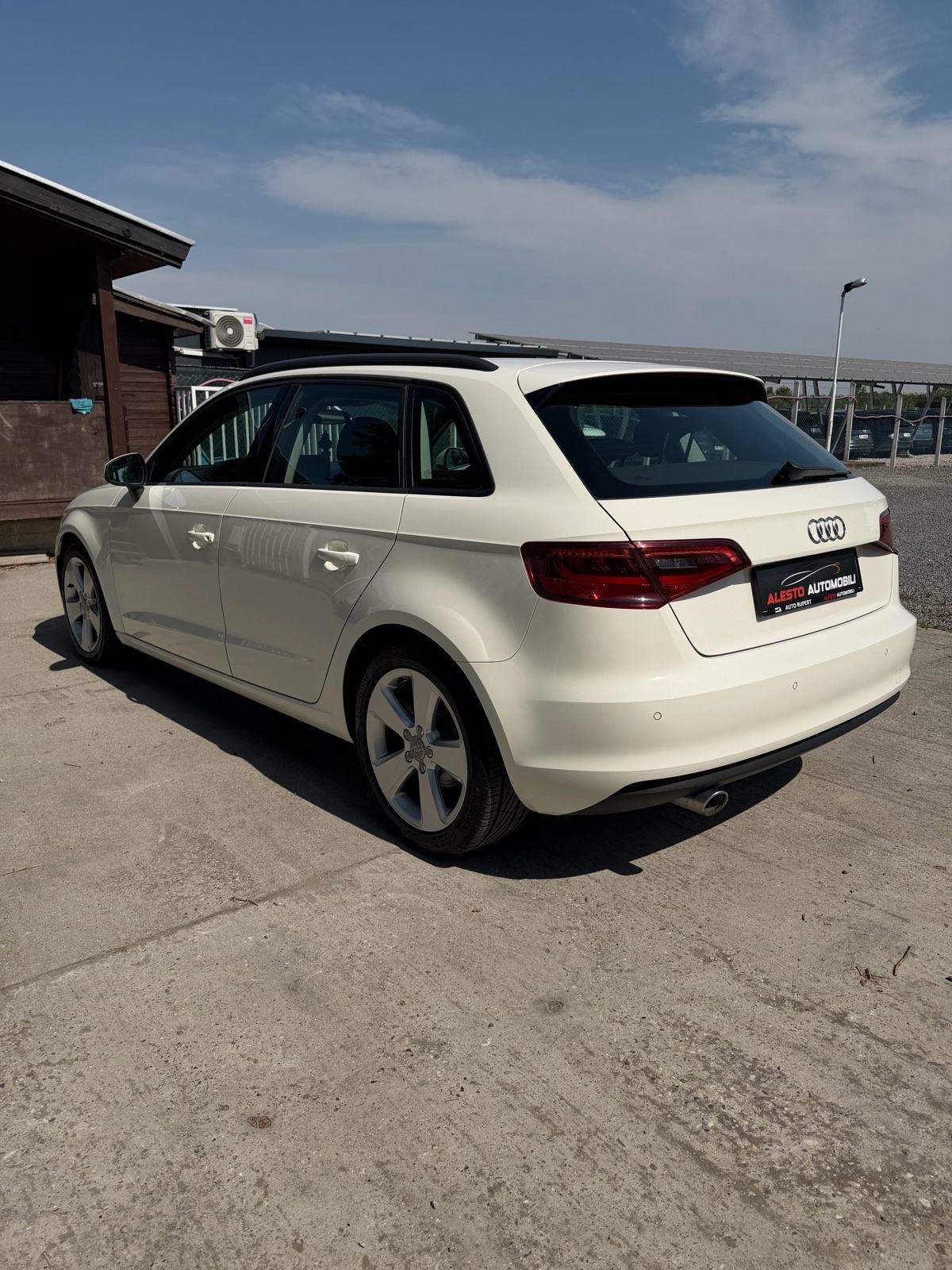 Audi A3 1,6 TDI,SPORT,Bixenon,Led!!, fotografija 4