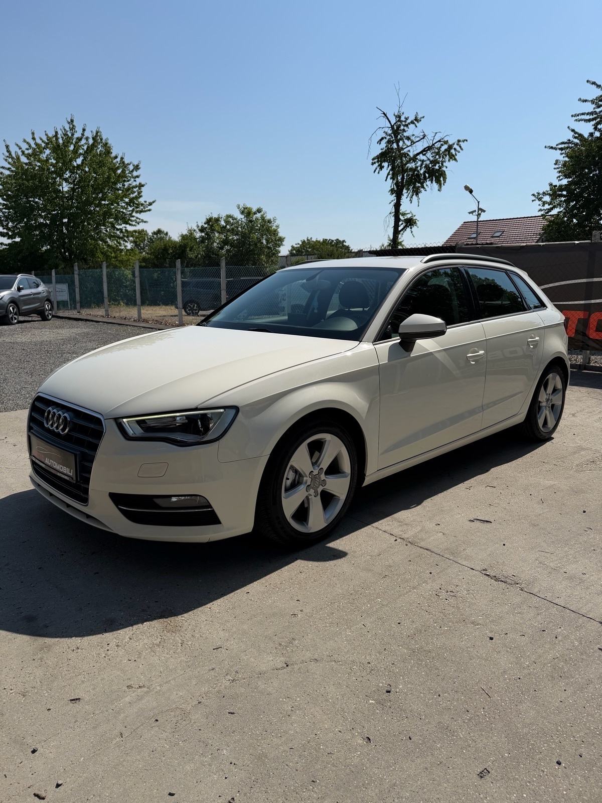 Audi A3 1,6 TDI,SPORT,Bixenon,Led!!, fotografija 3
