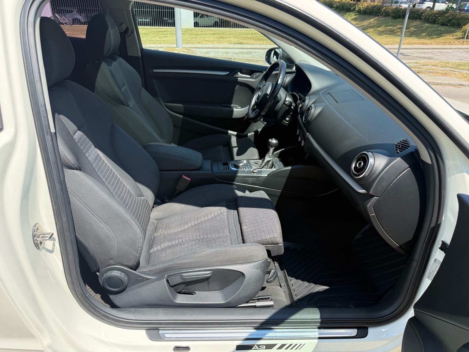 Audi A3 1,6 TDI Sport*PANORAMA*ALU 17*REG 03/27, fotografija 16
