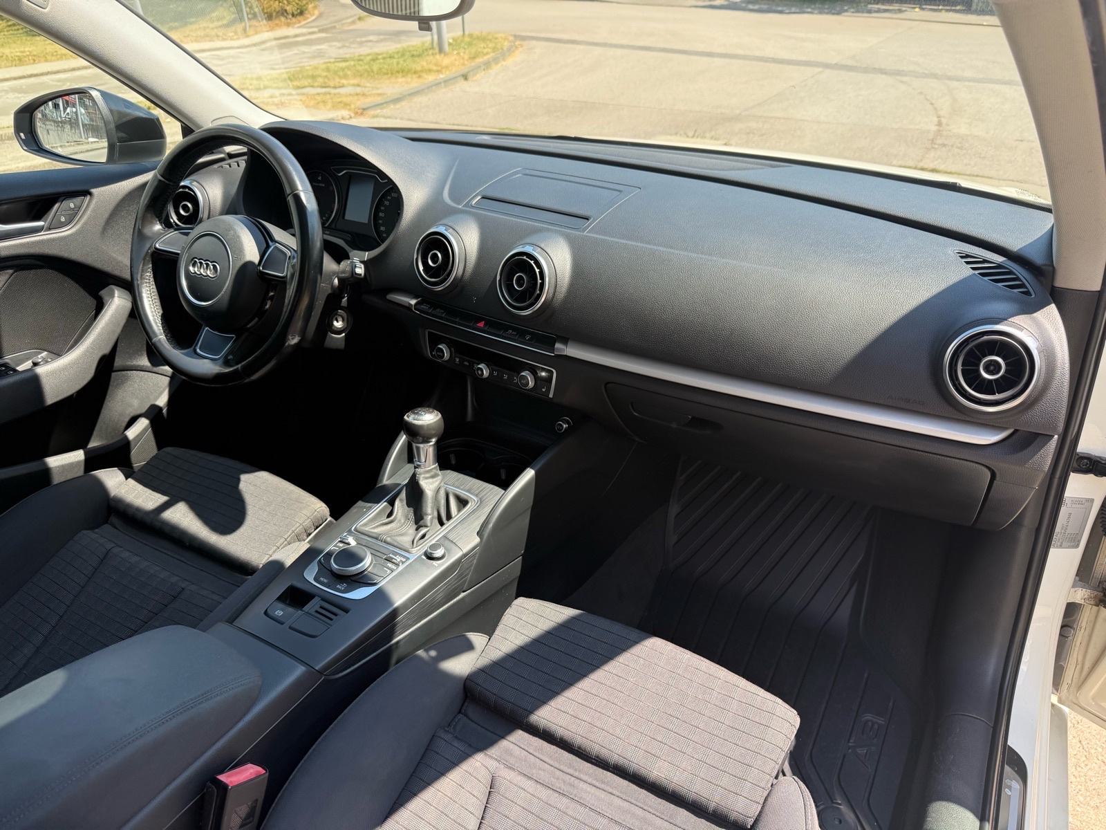 Audi A3 1,6 TDI Sport*PANORAMA*ALU 17*REG 03/27, fotografija 15