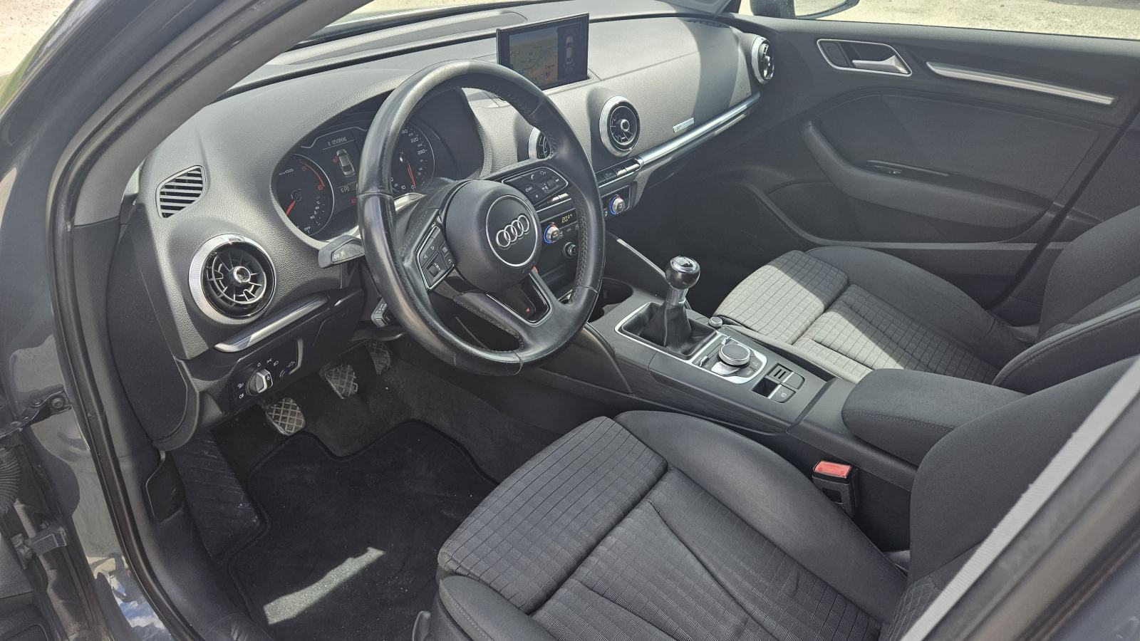 AUDI A3 limuzina 1,6 TDI Sport bixenon navi 18”, fotografija 16