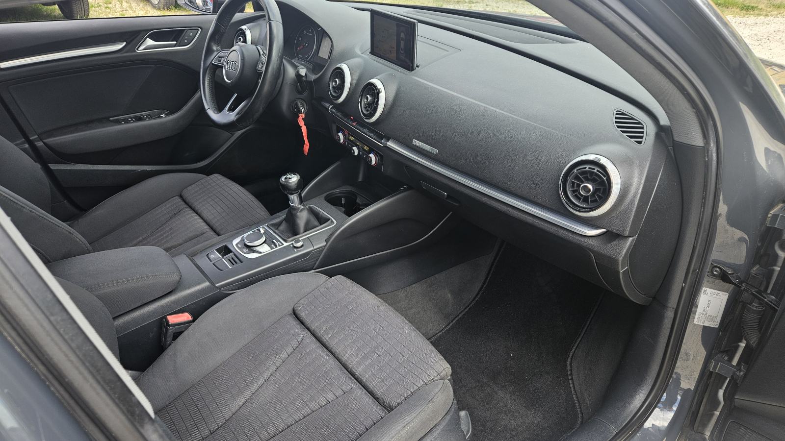 AUDI A3 limuzina 1,6 TDI Sport bixenon navi 18”, fotografija 12