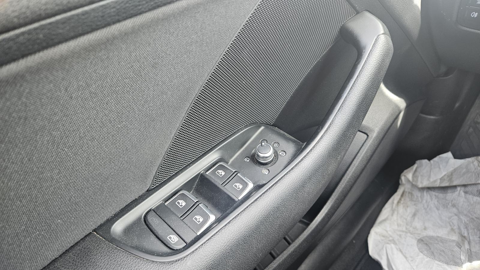 AUDI A3 limuzina 1,6 TDI Sport bixenon navi 18”, fotografija 17
