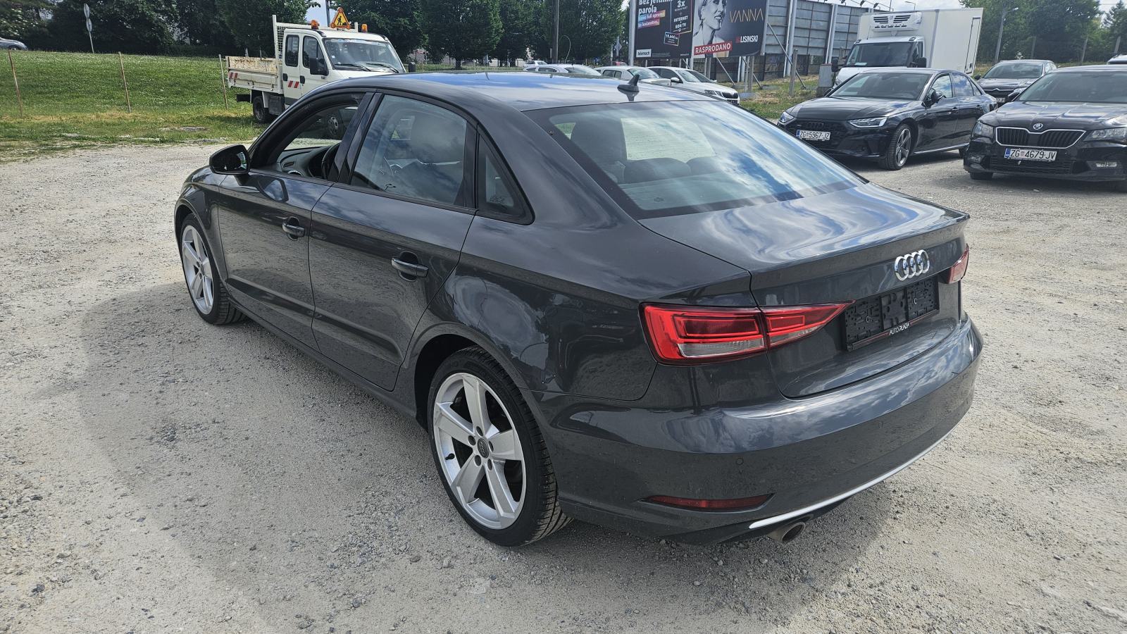 AUDI A3 limuzina 1,6 TDI Sport bixenon navi 18”, fotografija 10
