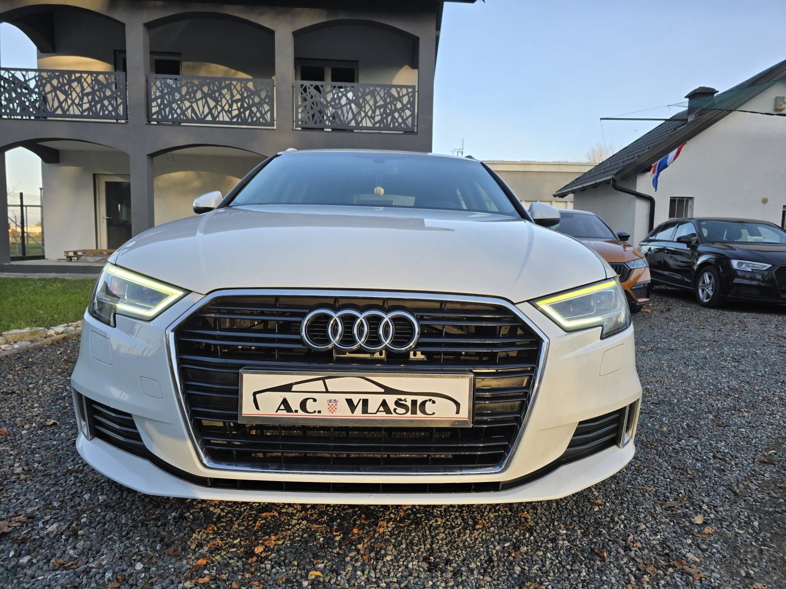 Audi A3 1,6 TDI Sportback-JAČI PAKET OPREME, ODLIČAN, fotografija 6