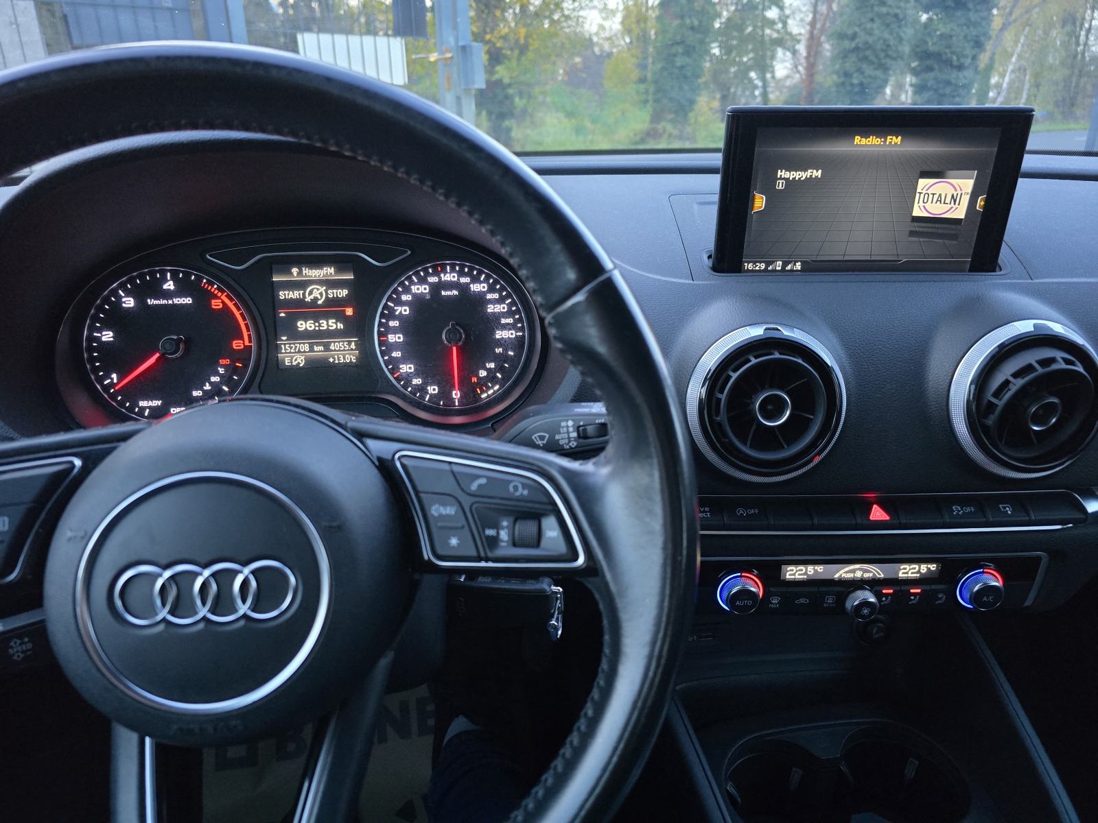 Audi A3 1,6 TDI Sportback-JAČI PAKET OPREME, ODLIČAN, fotografija 11