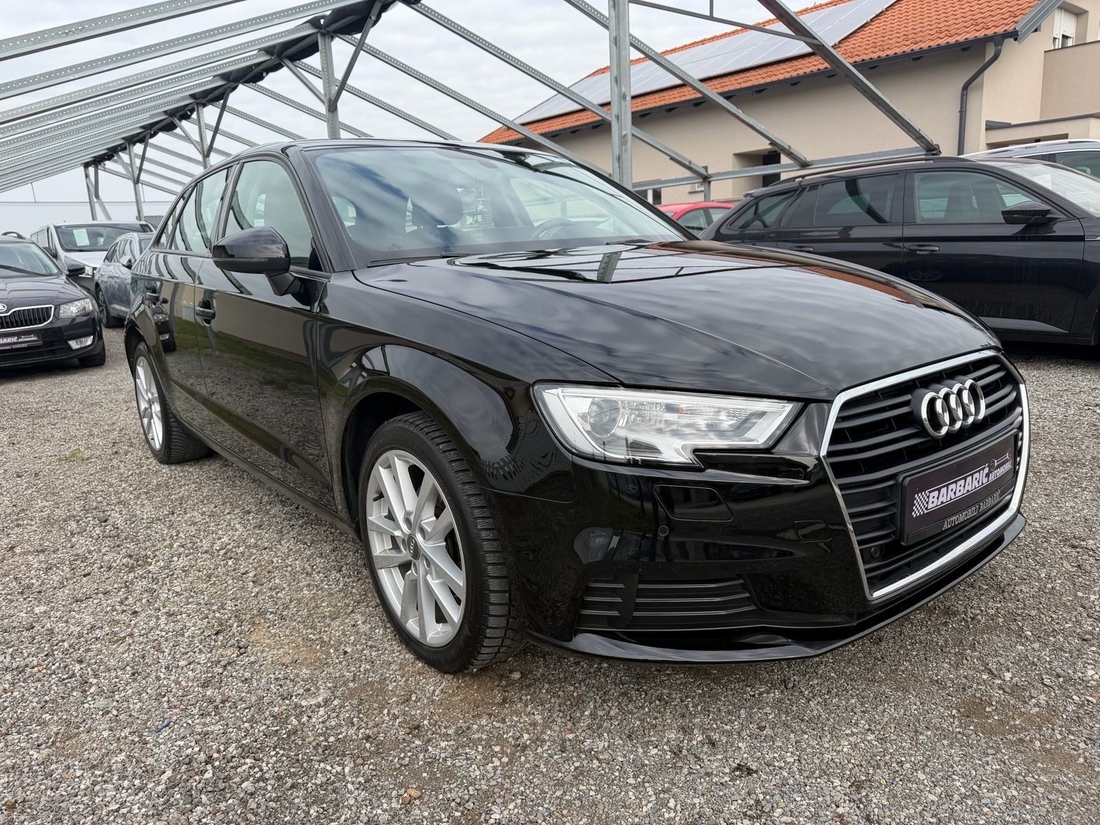 Audi A3 1,6 TDI Sportback,Led,Navigacija,82.000km,Jamstvo 12mj., fotografija 3