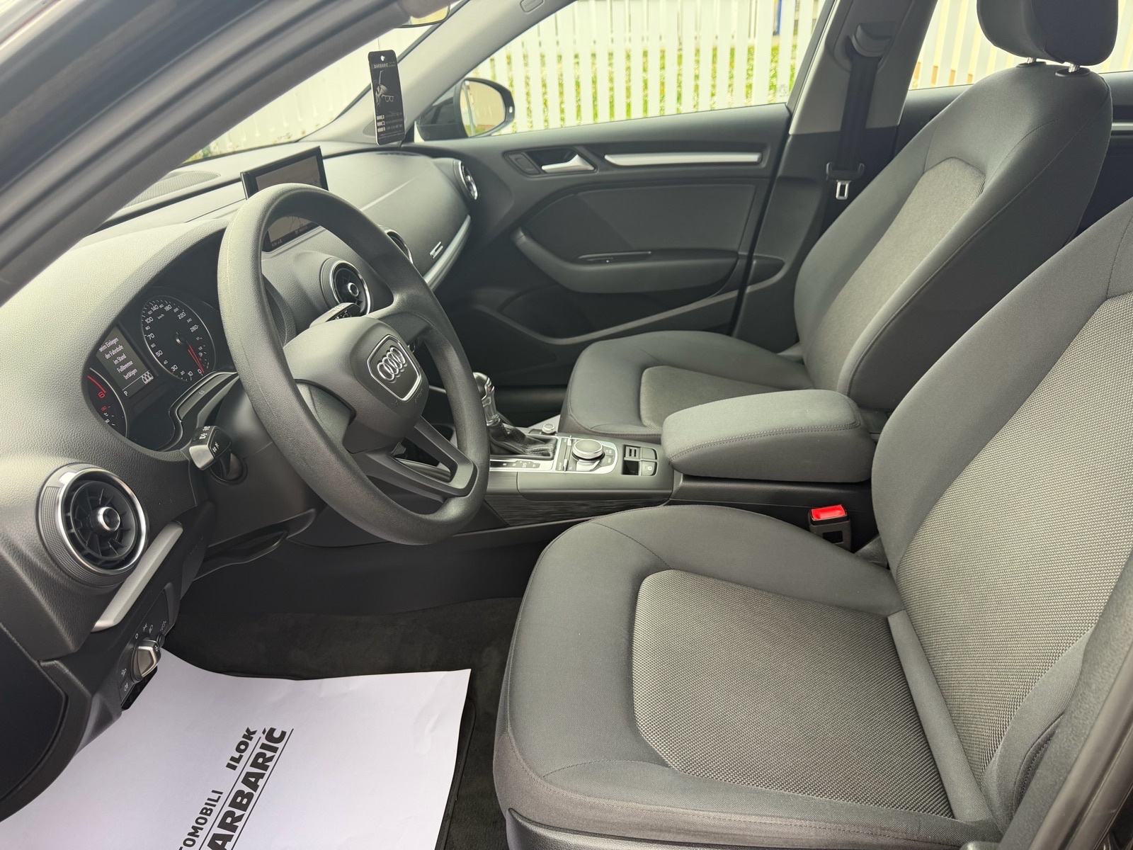 Audi A3 1,6 TDI Sportback,Led,Navigacija,82.000km,Jamstvo 12mj., fotografija 10