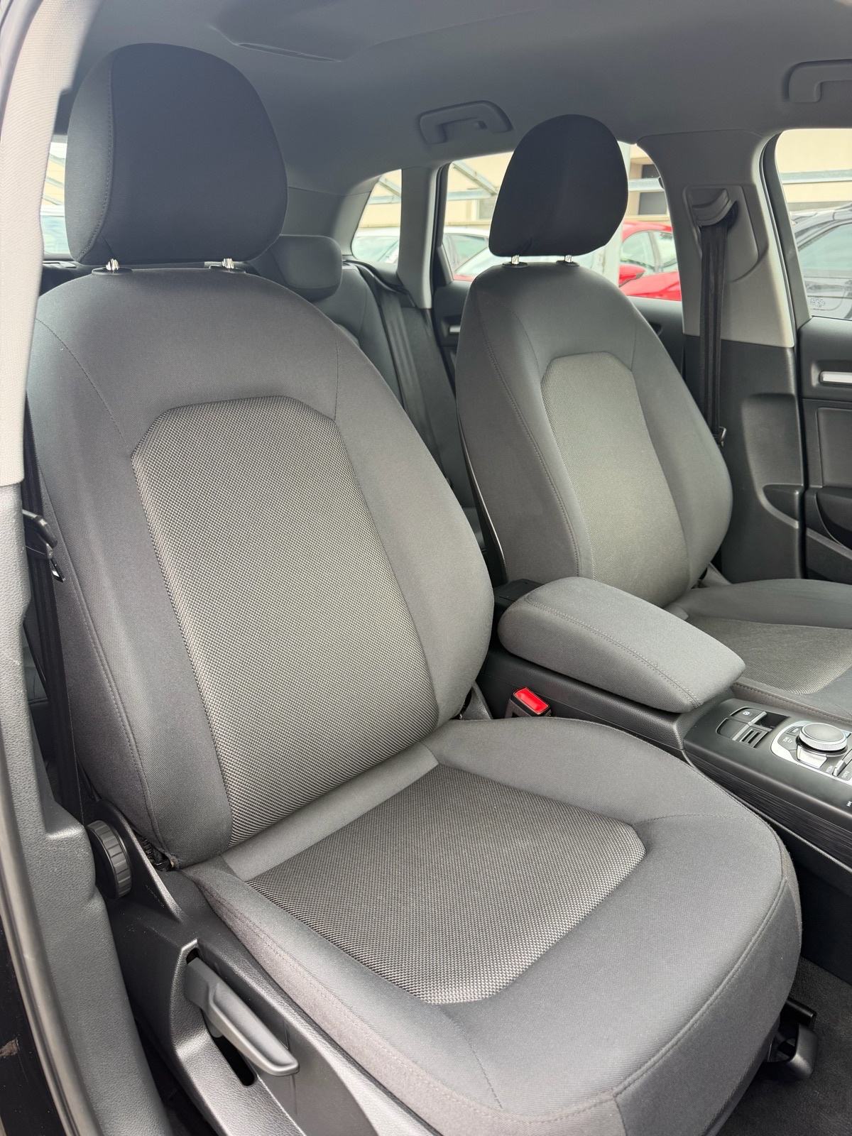 Audi A3 1,6 TDI Sportback,Led,Navigacija,82.000km,Jamstvo 12mj., fotografija 20